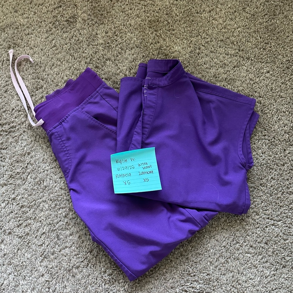 figs purple set